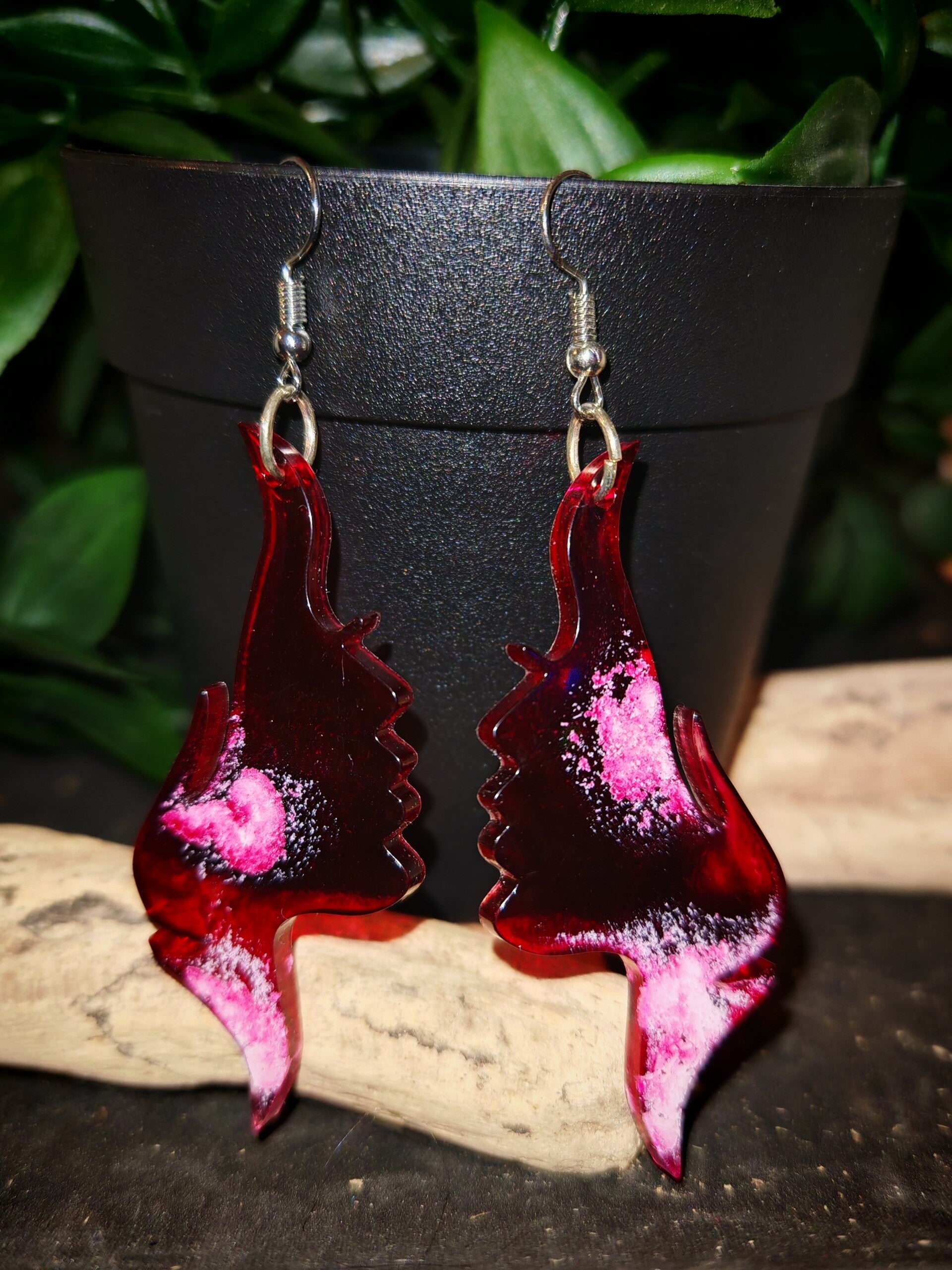 Boucle d'oreille doux visage rouge, rose et blanche