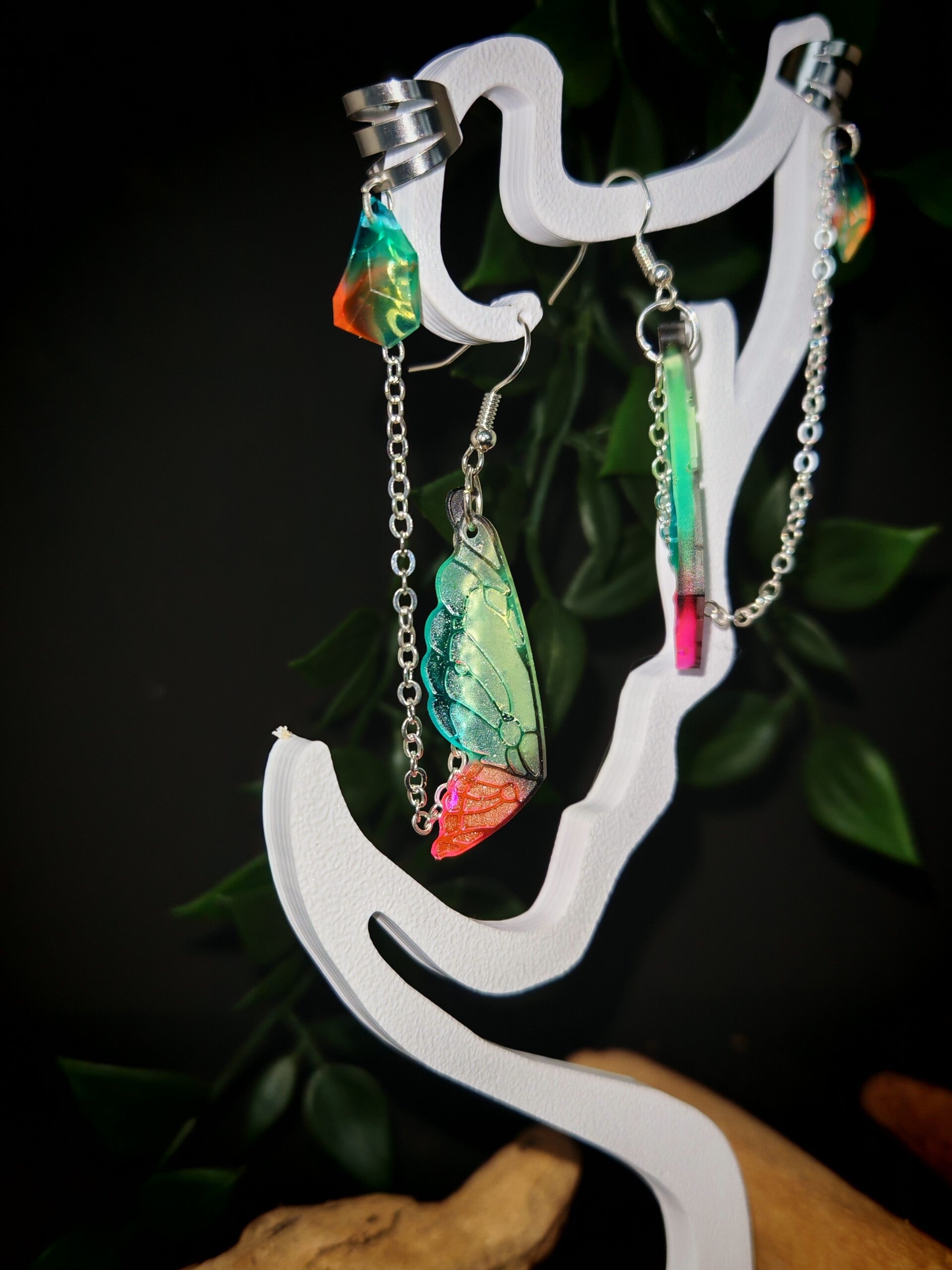 Boucle d'oreille Aillia  rose et verte avec chainette lobe