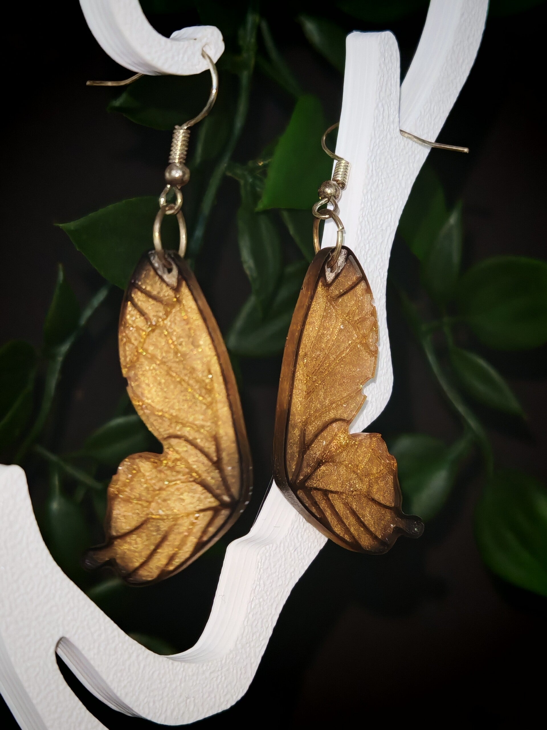 Boucle d'oreille Aillia Dorée et noir.