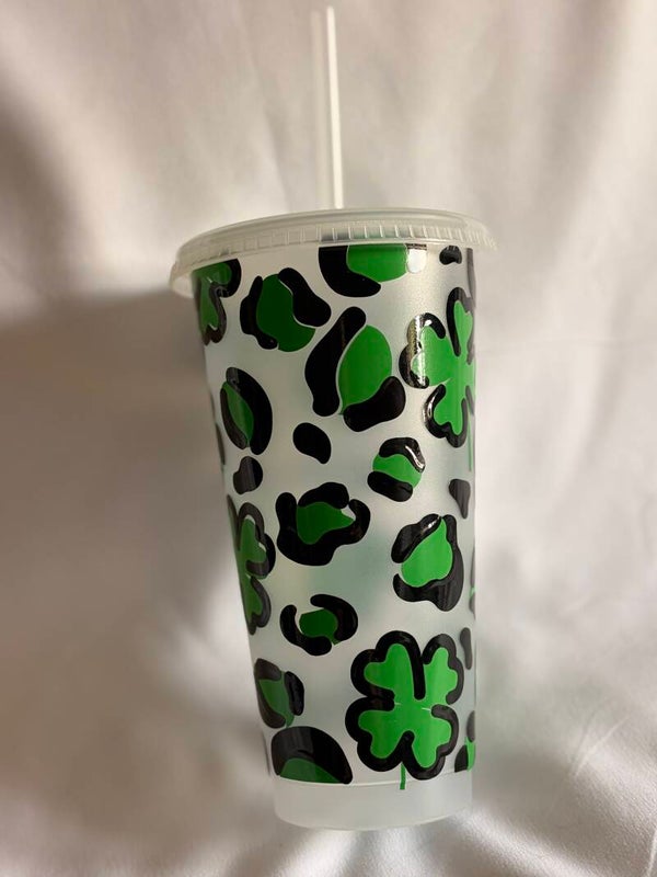 Irish-Inspired Beaker with Vinyl Sticker Design – Lucky Shamrock Cup with Straw