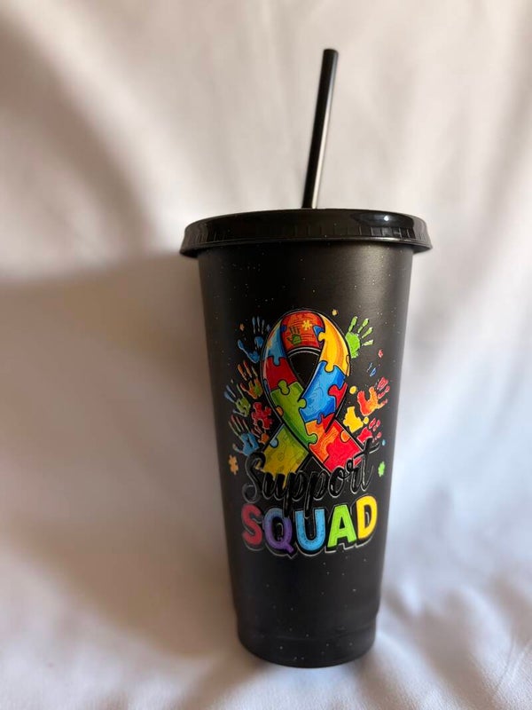 Autism Support Beaker with Dual Vinyl Designs – Puzzle Heart Cup with Straw