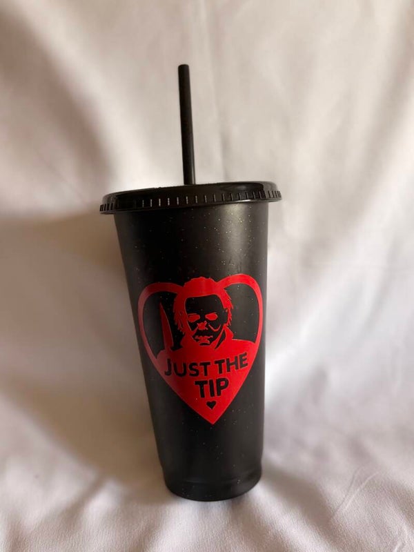 Five Nights at Freddy’s-Inspired Beaker with Dual Vinyl Designs – Horror Gaming Cup with Straw