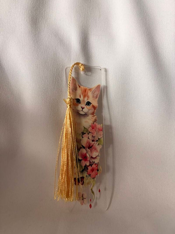 Floral Kitten Vinyl Design Bookmark with Gold Tassel 🐱🌸📚