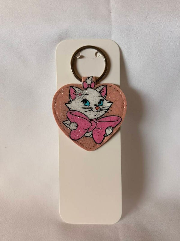 Handmade Glitter Resin Leather Keyring – Cute White Kitten Heart Design