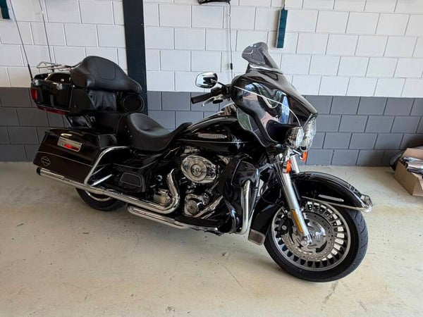 Harley-Davidson FLHTK electra glide utra limited 2012 63d mls
