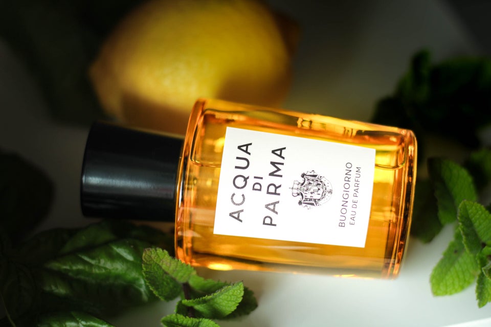 Fresh fragrance aesthetic featuring lemon, mint, and luxury scent