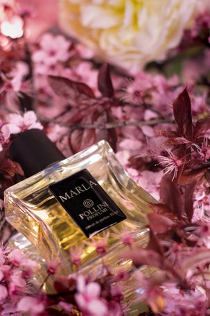 Still life fragrance image of Marla by Pollini with romantic pink tones