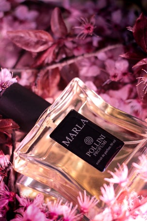 Still life fragrance image of Marla by Pollini with romantic pink tones