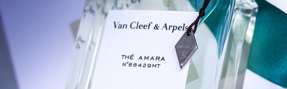 Still life of Van Cleef and Arpels Thé Amara fragrance