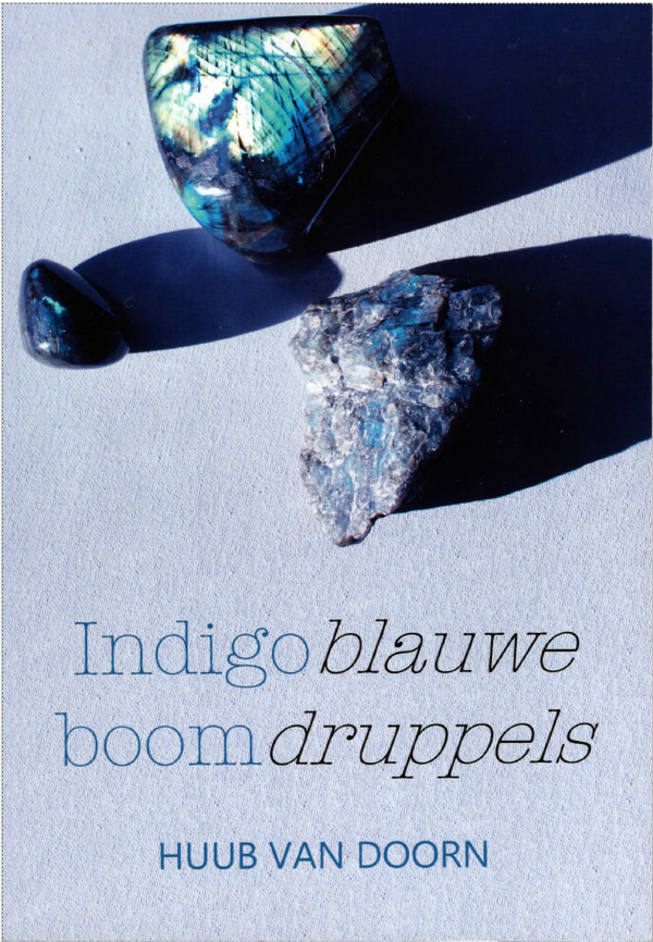 Indigoblauwe boomdruppels