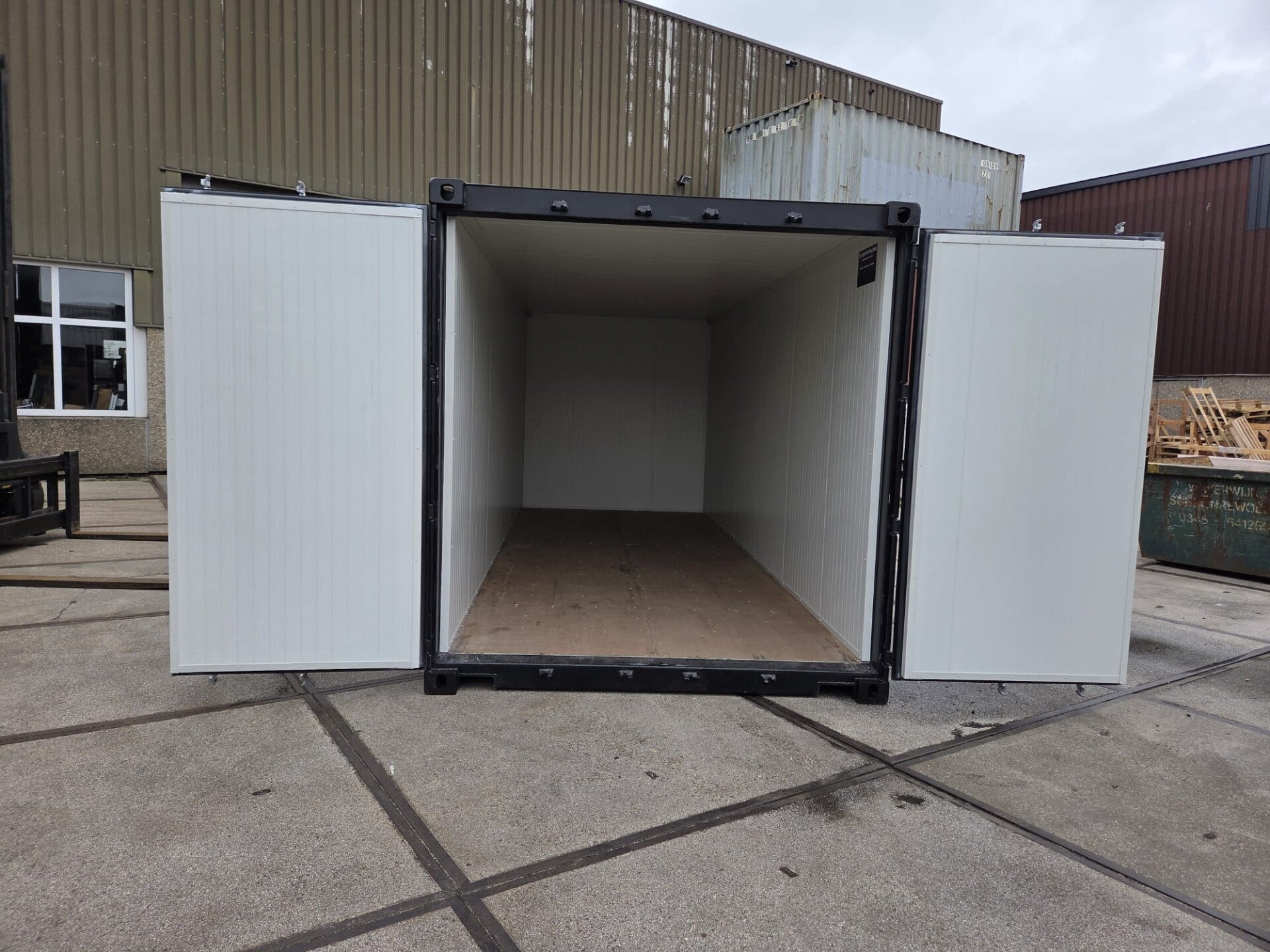 20FT CONTAINER GEISSOLEERD - DIVERSE KLEUREN NOG AANPASSEN