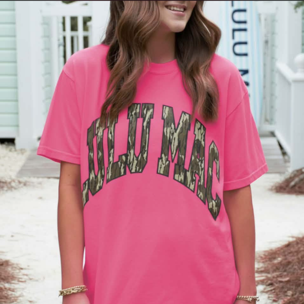 Pink bottomland tee