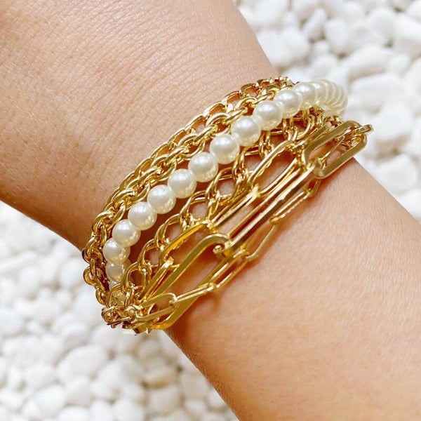 Gold pearl link bracelet
