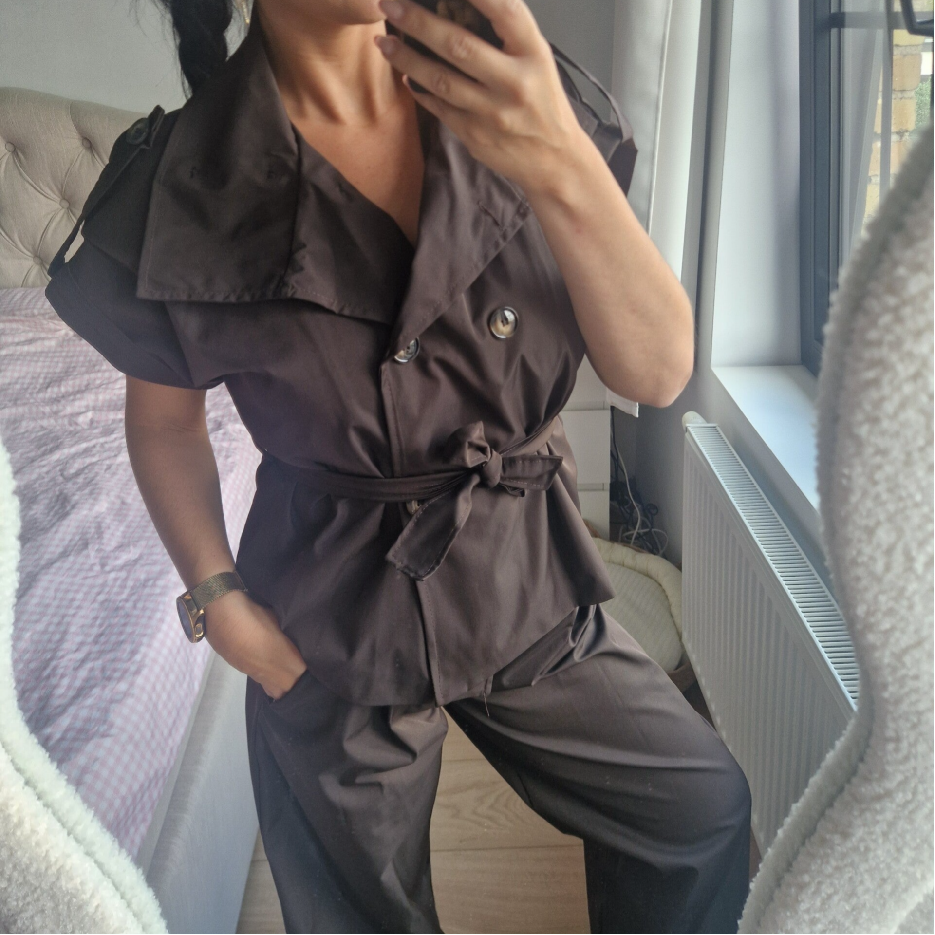 LOUISA sleeveless trench coat