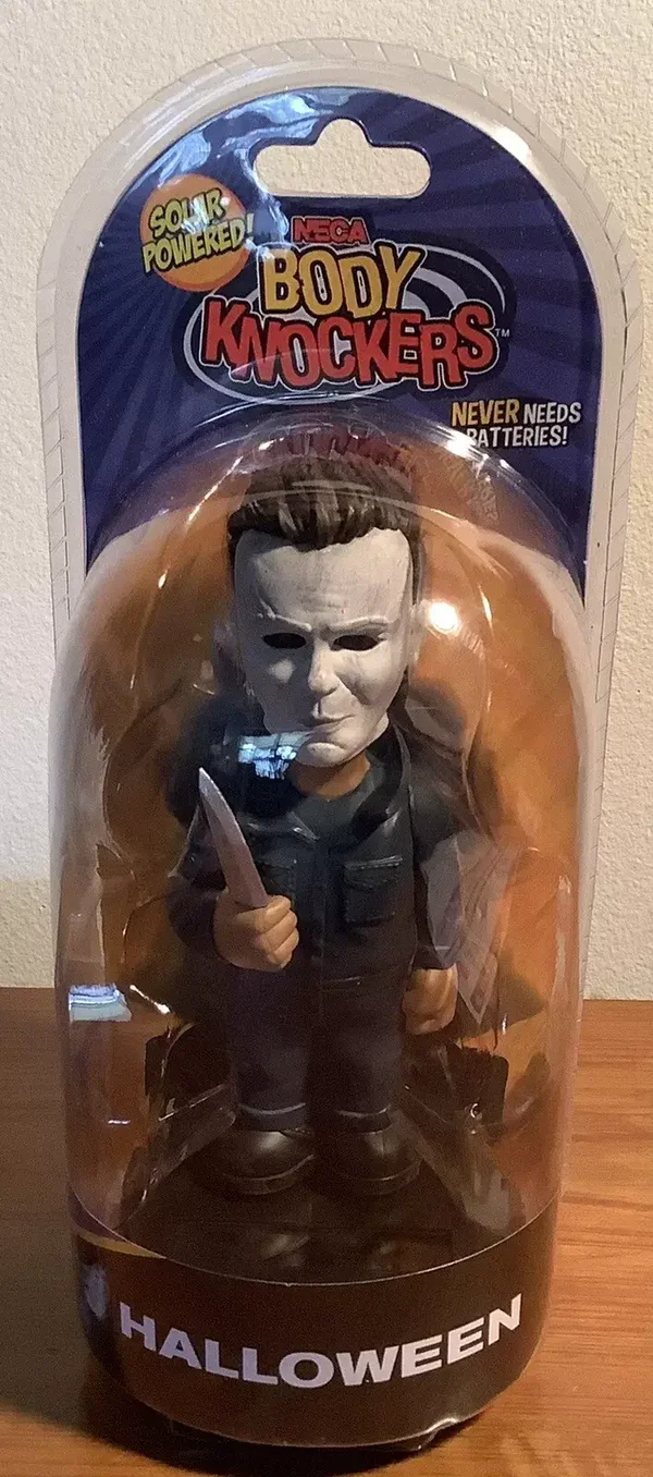 HALLOWEEN 2018 MICHAEL MYERS SOLAR POWERED BODY KNOCKER / NECA.