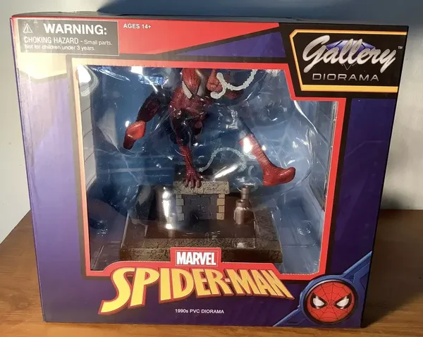SPIDER-MAN 1990’S PVC DIORAMA / DIAMOND SELECT GALLERY DIORAMA.
