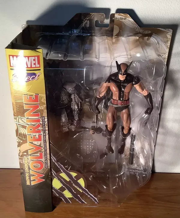 BROWN UNIFORM WOLVERINE MARVEL DIAMOND SELECT FIGURE