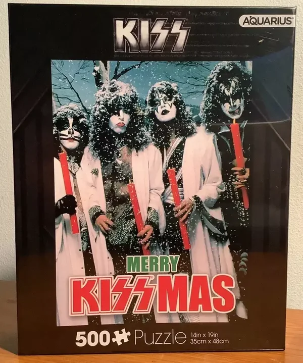 KISS 500 PIECE PUZZLE / AQUARIUS / MERRY KISSMAS / 14”X19"