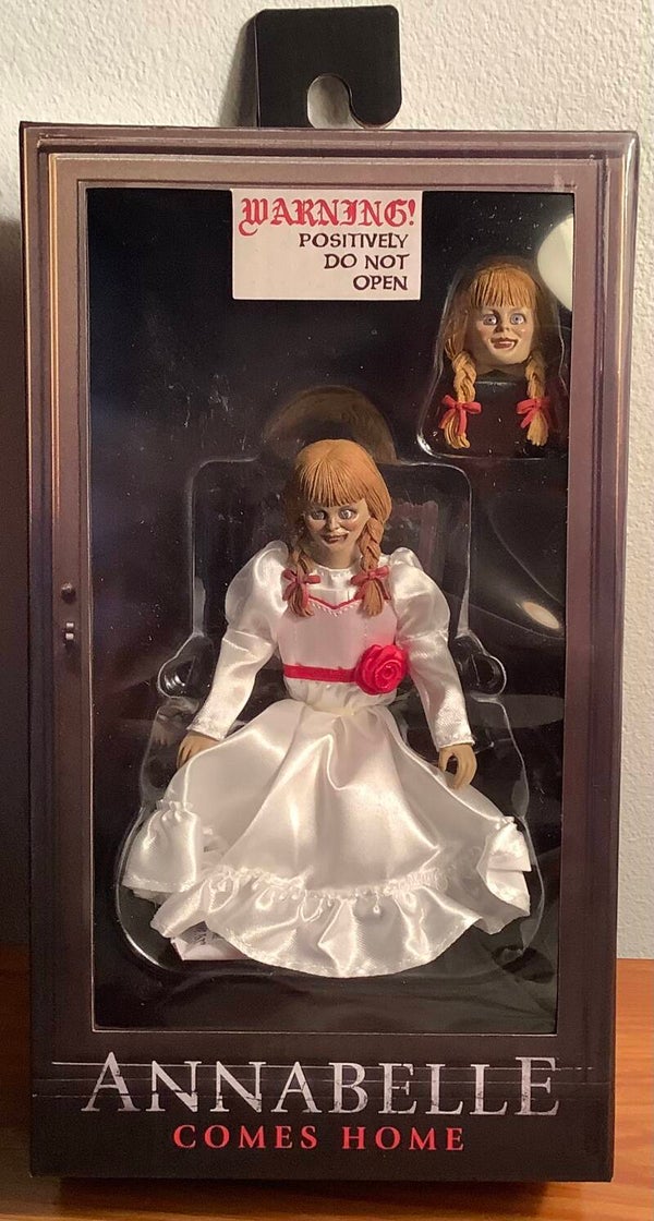 Annabelle Comes Home figure / Neca