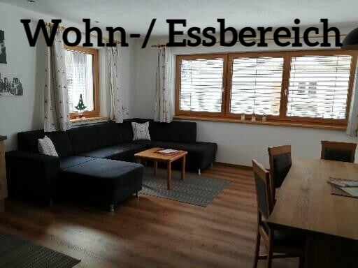 Wohnbereich und Essbereich