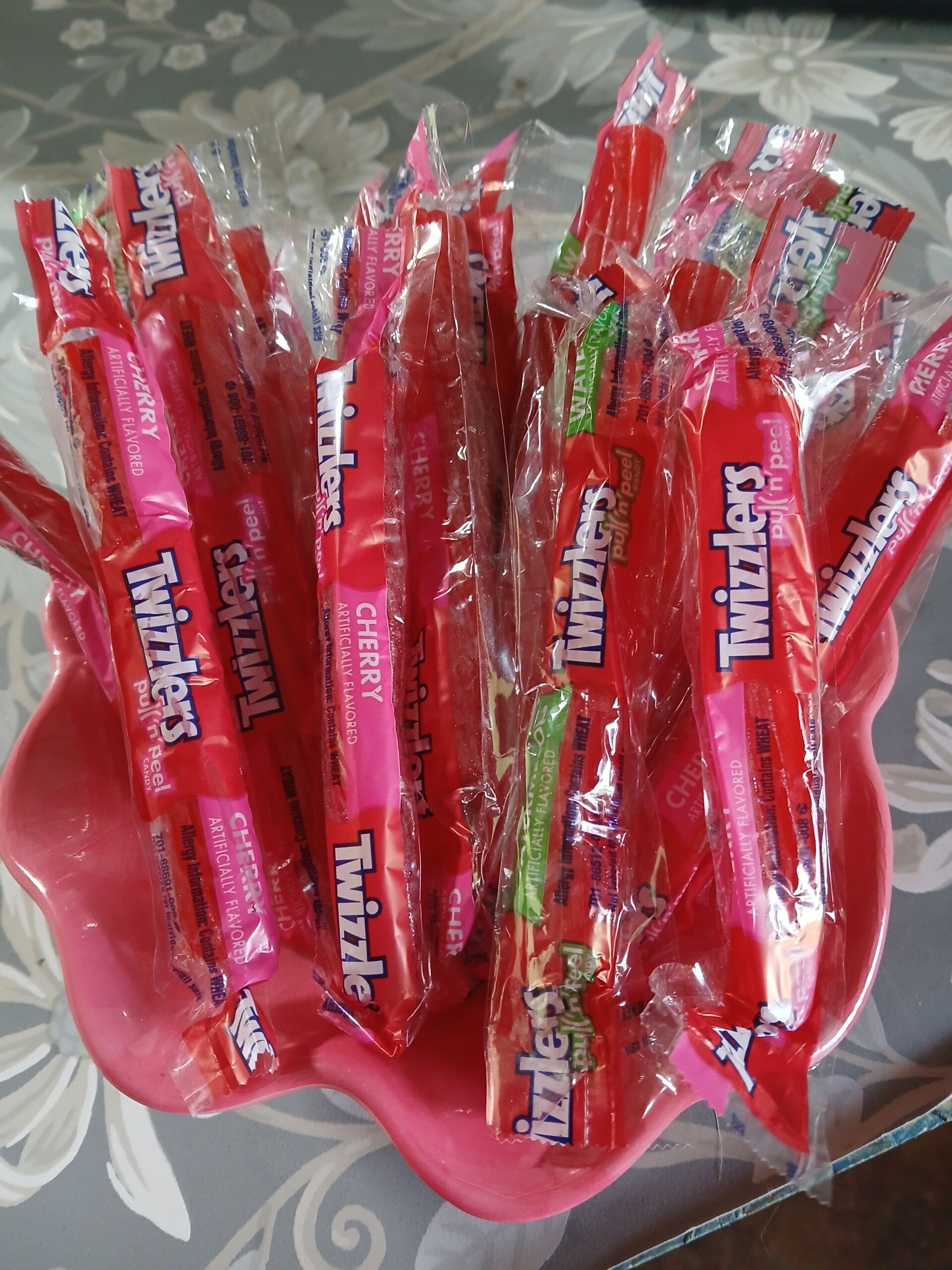 Twizzlers Pull n Peel Flavors