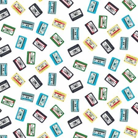 Wit met retro cassettebandjes (per fat quarter)