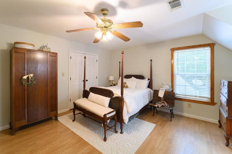 bedroom-2-a-standard.jpg