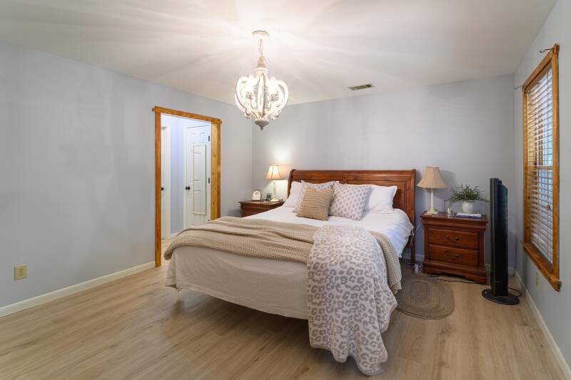 master-bedroom-1-standard-vskfp7.jpg
