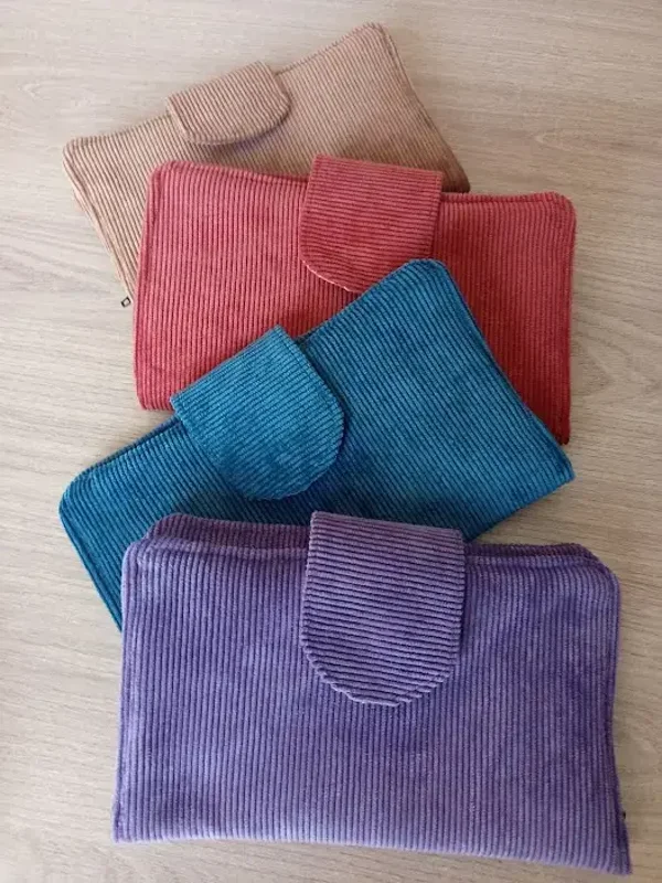 Portefeuille artisanal en velours