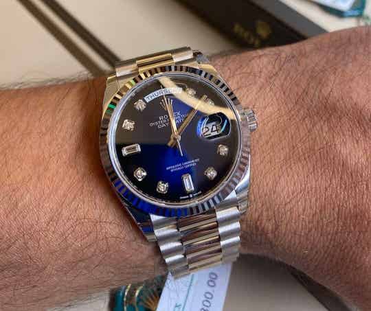 Rolex Day-Date 40 – Oro Blanco 18 k, Esfera Azul con Diamantes