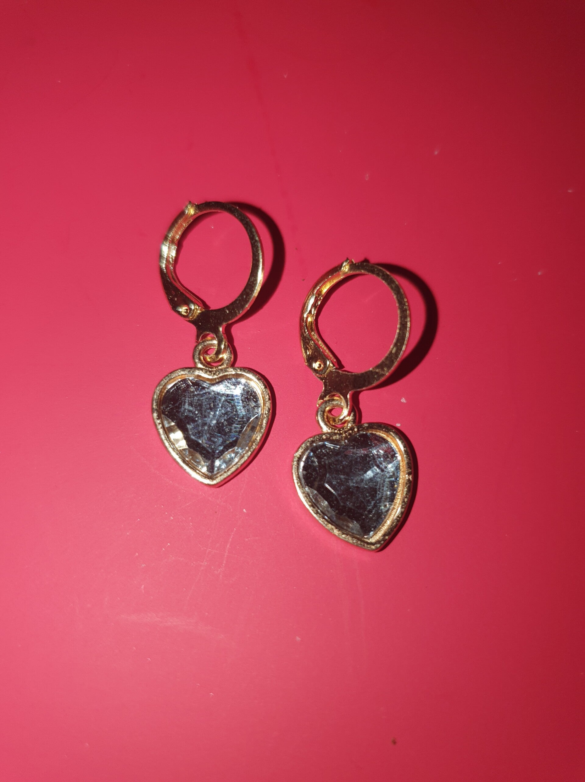 Oorbellen hartjes steentje goudkleurig