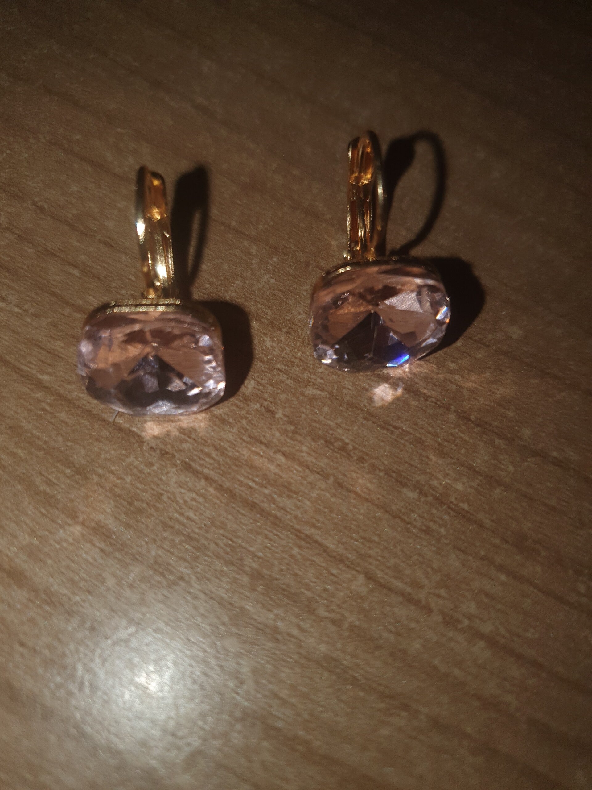 Oorbellen steen licht roze