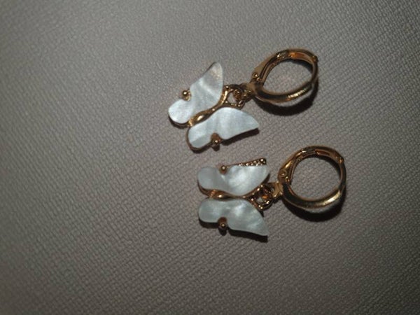 Oorbellen vlinder wit