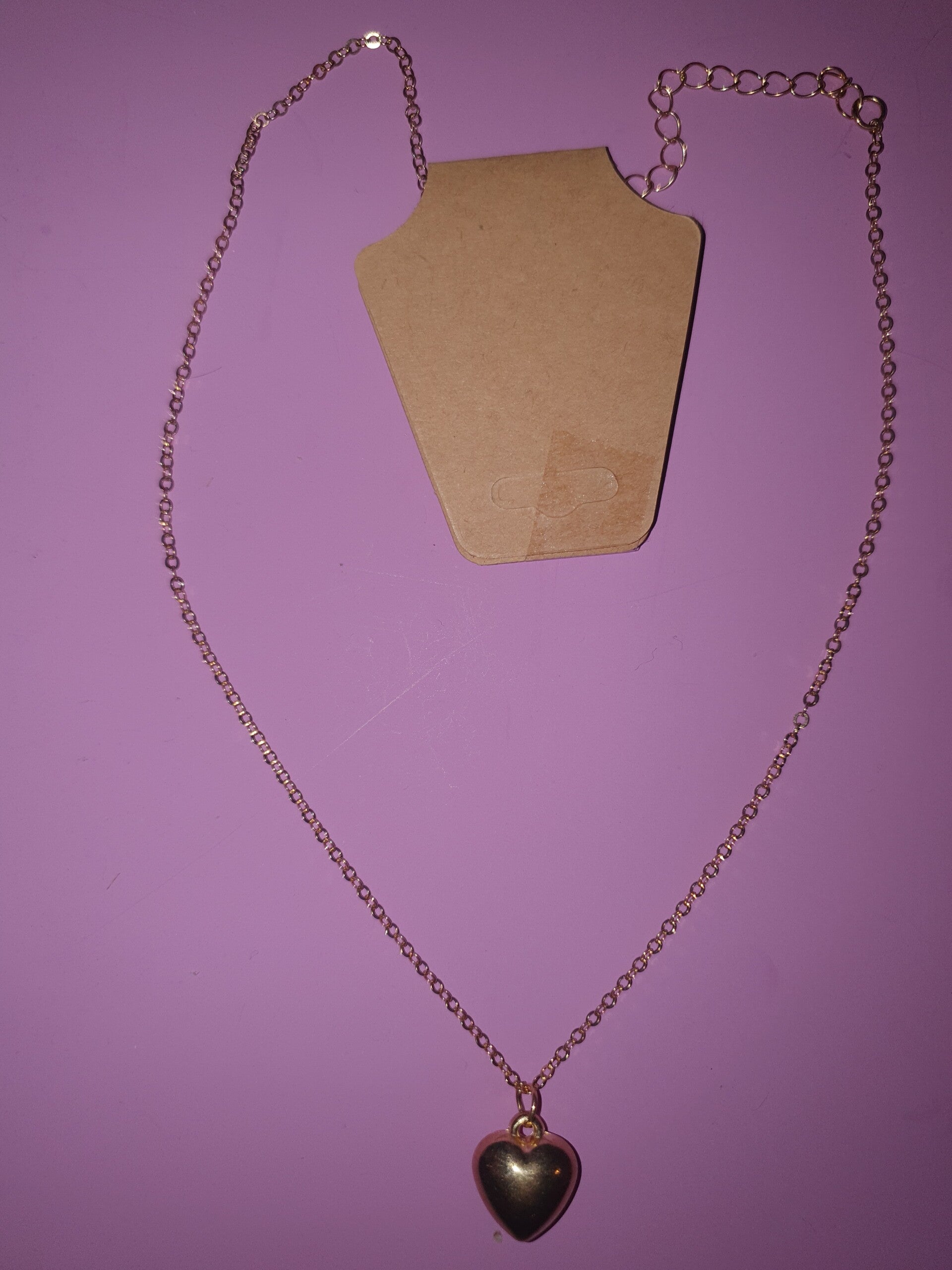 Ketting goudkleurig hartje