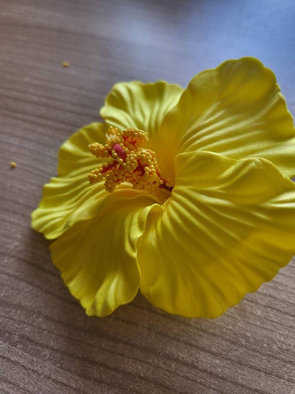Haarspeld bloem geel