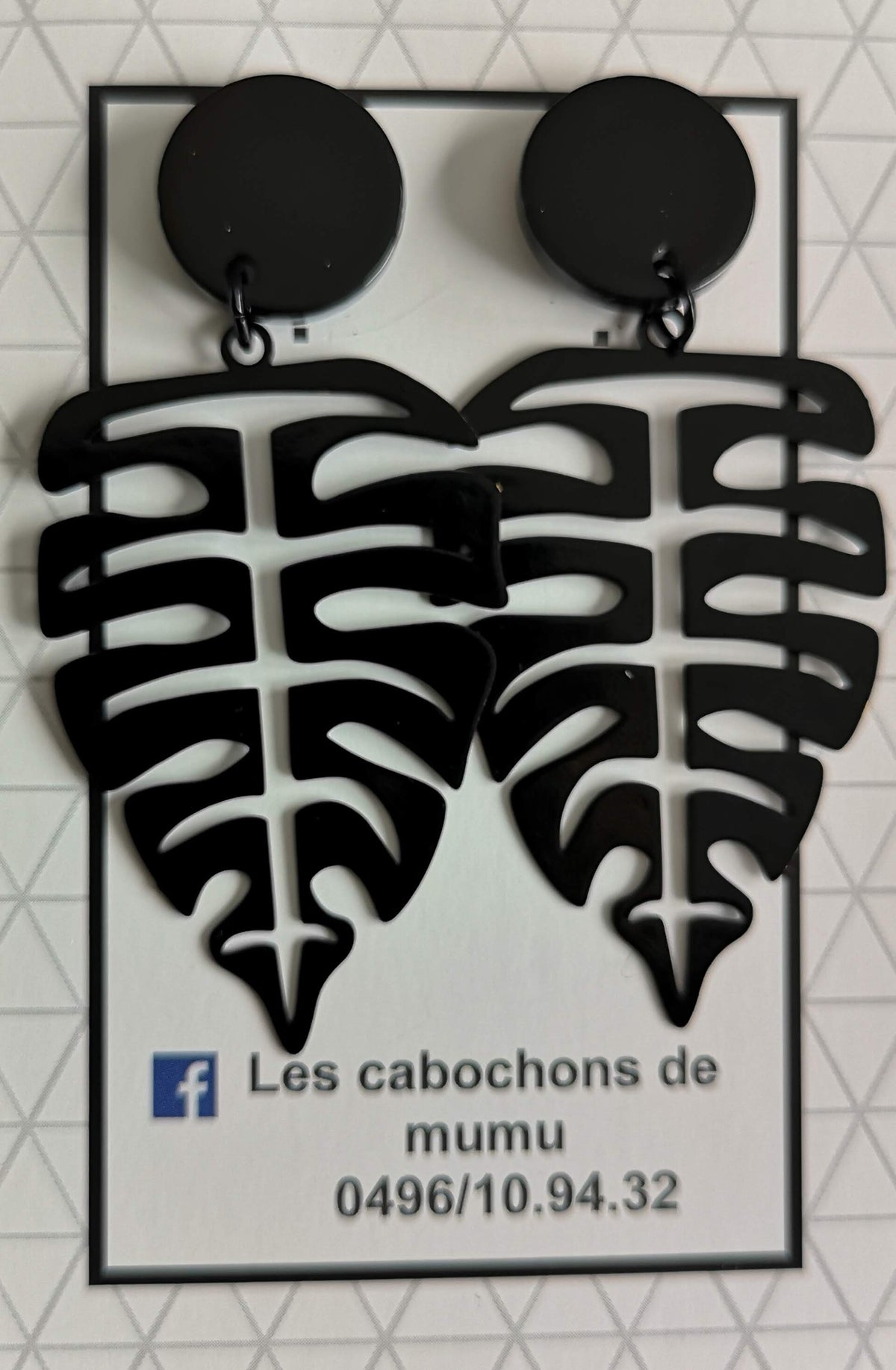 Boucles D’oreilles Vintage Forme Abstraite – Cabochons Noirs Et Résine – Clips Dorés