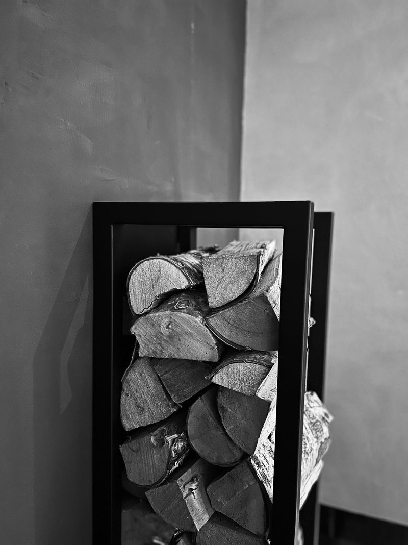 Stalen buitenkeuken. Stalen schoenenrek. Stalen kapstok. Stalen zuil. Stalen balustrade. Maatwerk buitenkeuken. Maatwerk kamado. Staal kamado. Zwarte buitenkeuken. Maatwerk schoenenrek. Maatwerk kapstok. Houtrek. Wijnrek. Wijnkast. Tafelframe. Sidetable.