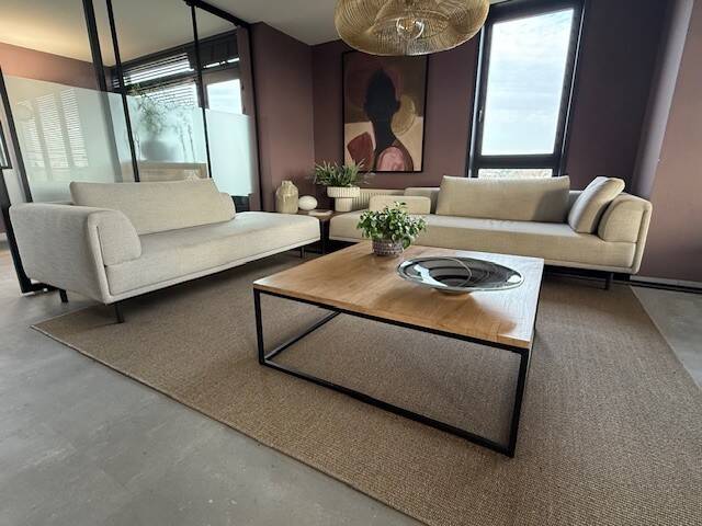 Maatwerk salontafel. Buitenkeuken op maat. Buitenkeuken van staal. Stalen buitenkeuken. Schoenenrek op maat. Kapstok op maat. Wijnrek op maat. Balustrade op maat. Buitenkeuken zwart. Buitenkeuken. Outdoor kitchen op maat. Schoenenrek van staal. 