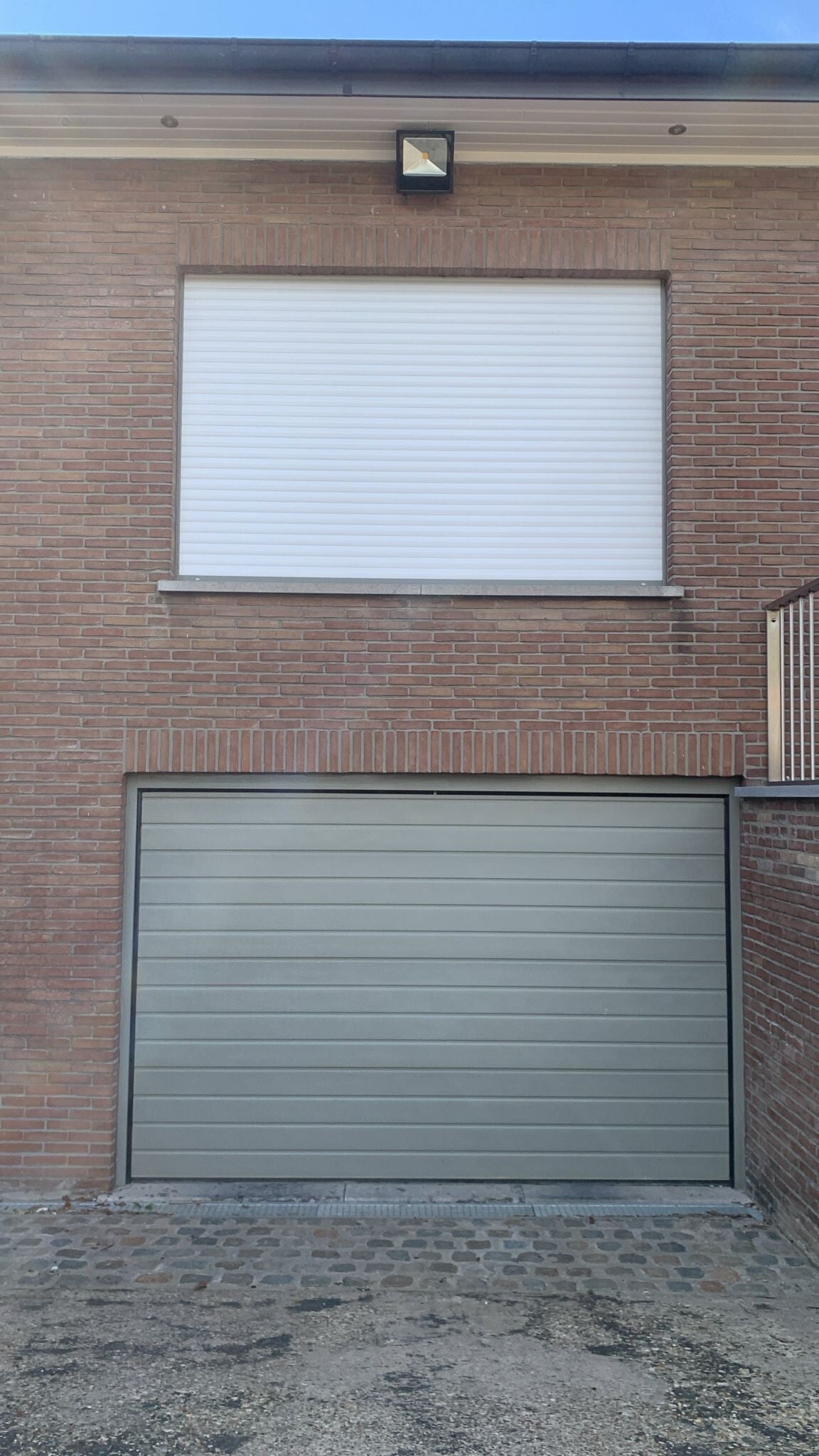 219ca598-c886-4473-be97-58fd39a14eb2-standard.jpg