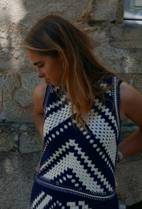 Haut  Elisa bleu