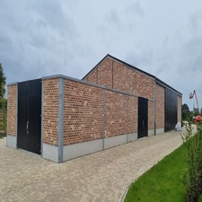 ecaf96b1-f28c-43e4-aa4b-634db726b47f-standard.jpg