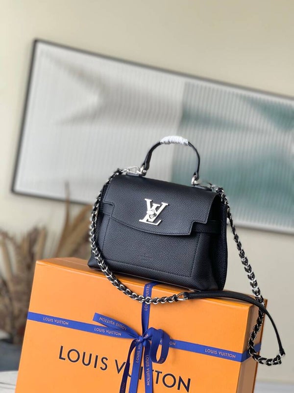 23SS LV LOCKME EVER SHOULDER BAG SIZE-23*17*10CM