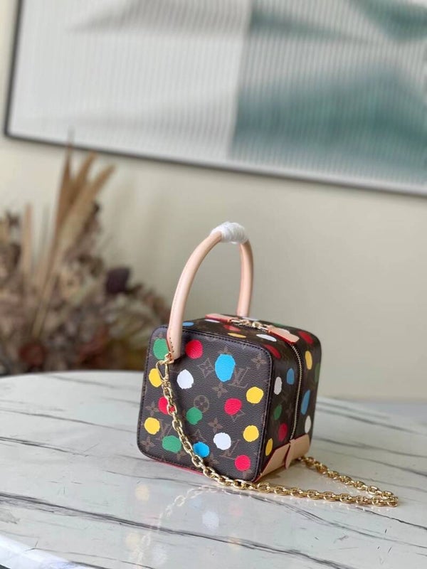 23SS LV✖️YK SHOULDER BAG SIZE-16*16*16CM