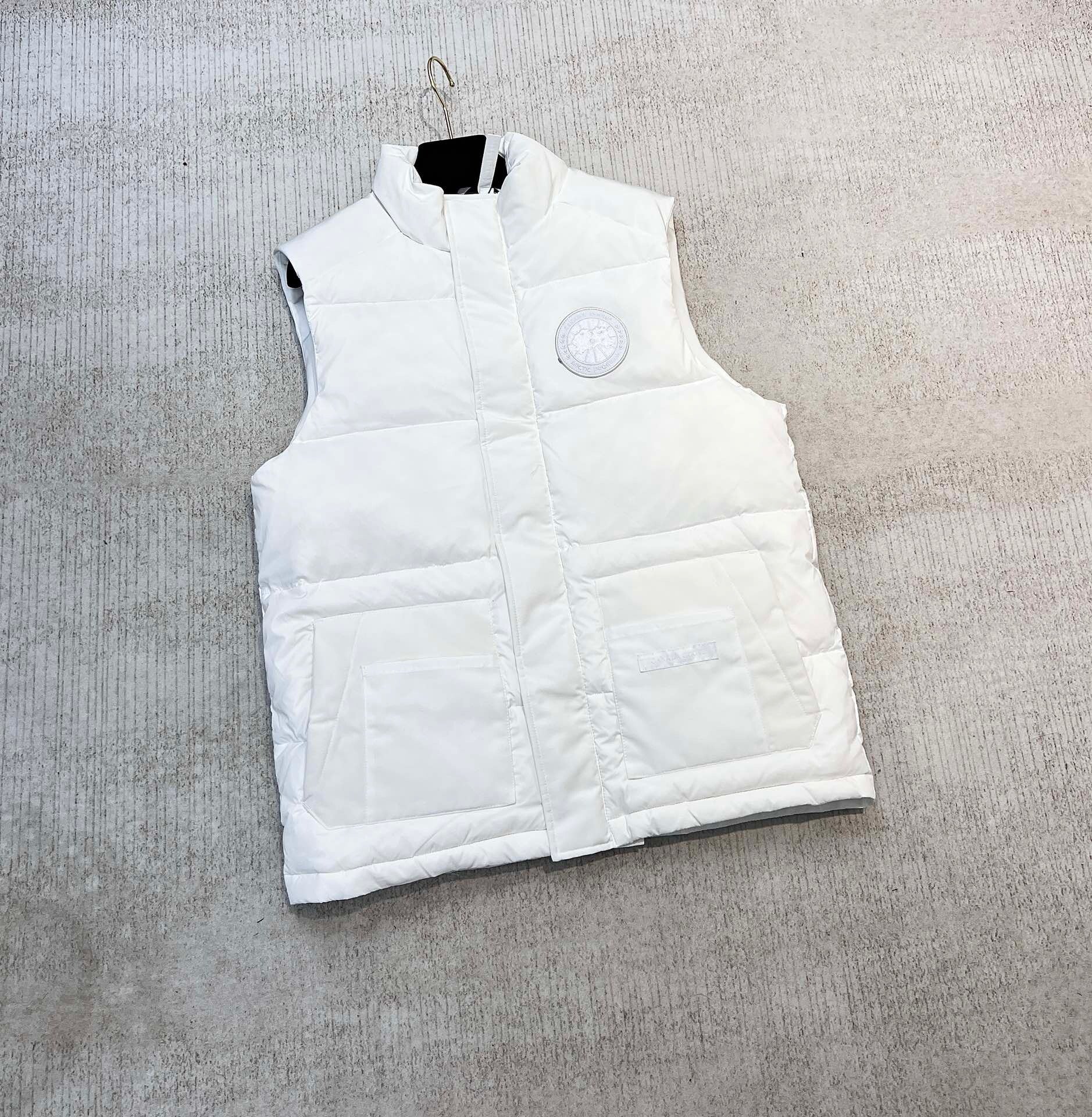 C//nada G//ose vest down jacket