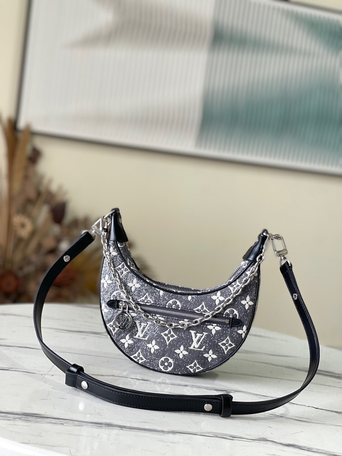 23SS LV LOOP SHOULDER BAG SIZE-23*13*6CM