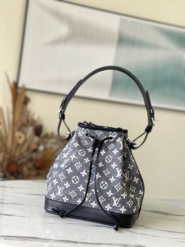 23SS LV PETIT NOE SHOULDER BAG SIZE-25*28.5*20CM