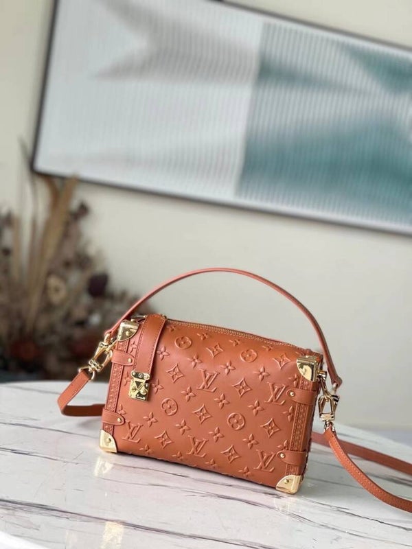 23SS LV SIDE TRUNK SHOULDER BAG