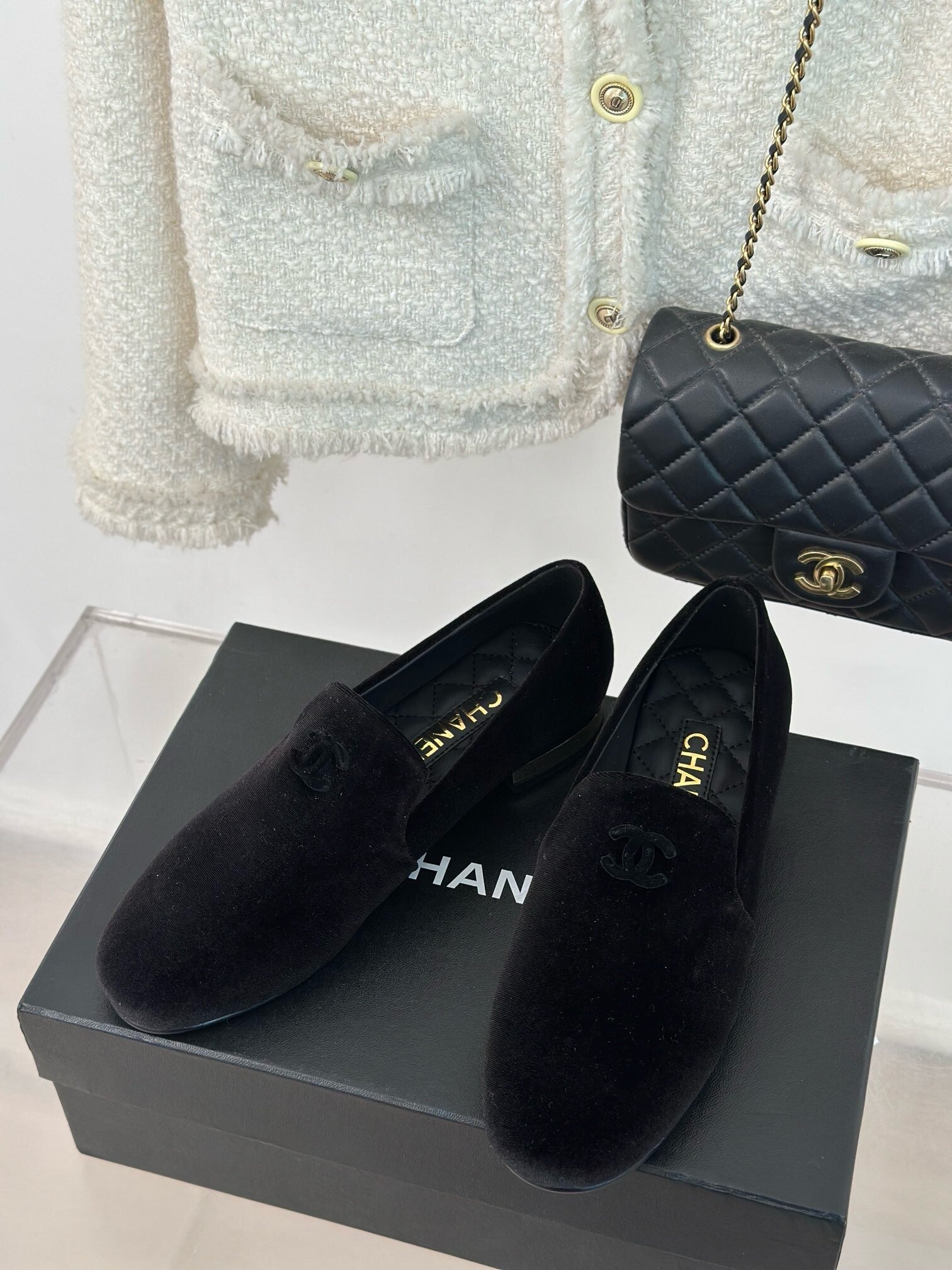 CHANE* | new pair of C loafers