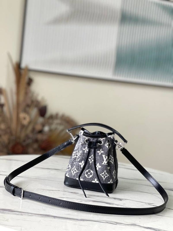 23SS LV SHOULDER BAG SIZE-13*16*10CM