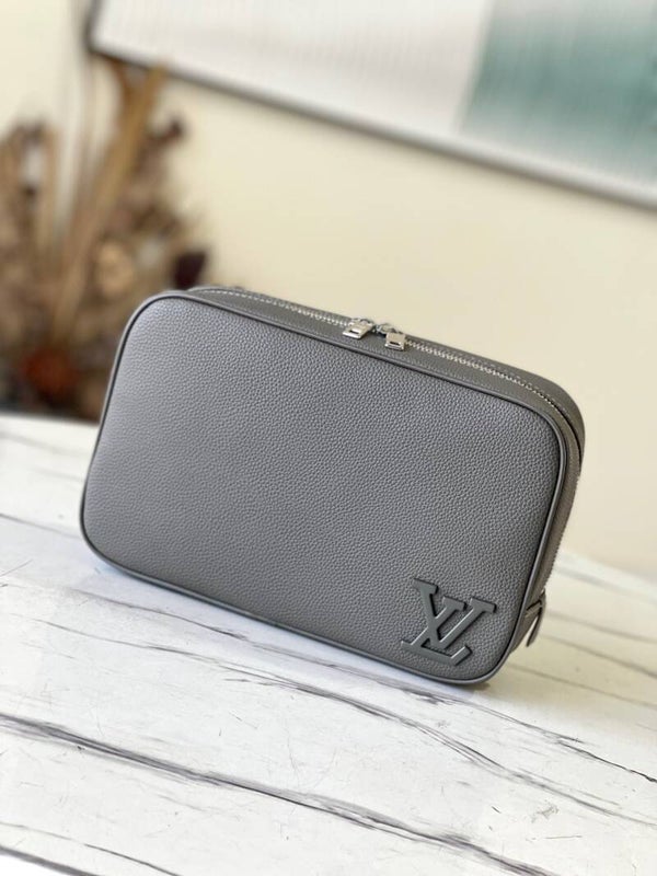 23SS LV TOILET POUCH BAG  SIZE:26*17*7CM